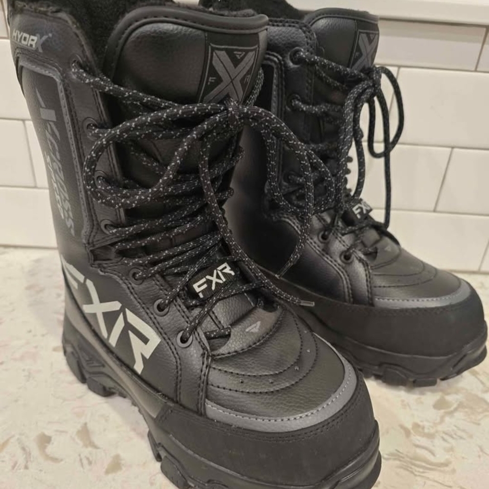 FXR X Cross Speed Boot. Men's Size 6-Women's Size 8. Like New